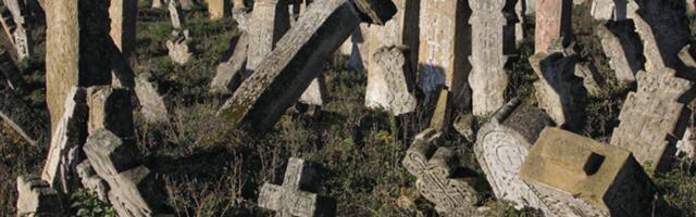 SPC se hitno oglasila: Veliki broj pravoslavnih krstova uklonjen sa groblja u Hrvatskoj