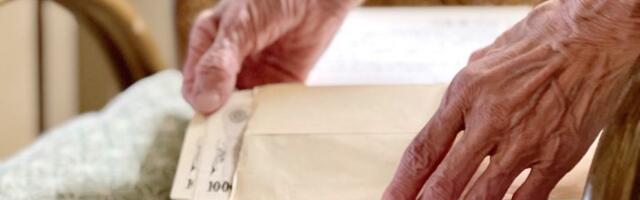 Evo zašto PAMETNI LJUDI i danas ČUVAJU PARE na starinski način - u knjigama, teglama i ispod dušeka