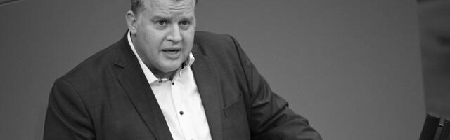 Tragedija potresla Nemačku: Čuveni političar se srušio na skijaškoj stazi, lekari nisu uspeli da ga spasu