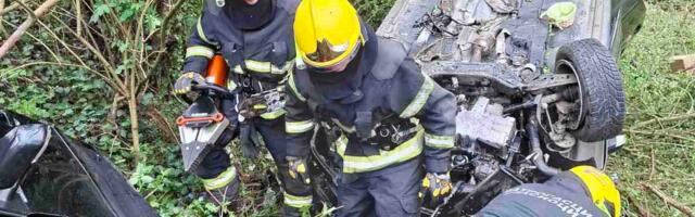 U saobraćajnoj nezgodi na starom putu Kragujevac – Jagodina jedno lice povređeno