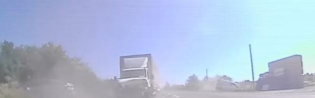 "Telefon nije vredan nečijeg života": Jeziv snimak lančanog sudara na Ibarskoj (VIDEO)