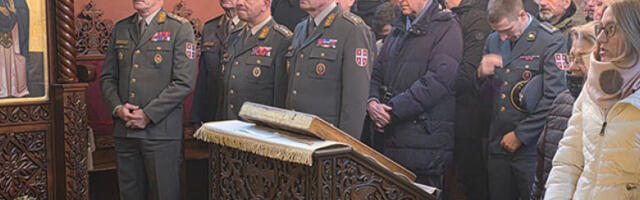 Начелник Генералштаба присуствовао божићној литургији у Топчидеру