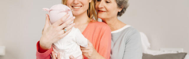 Idealni švedski metod: Bake čuvaju unuke, uz plaćenu nadoknadu