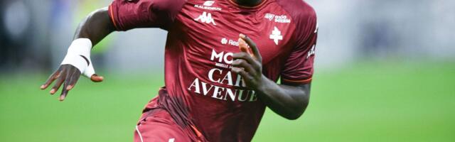 Aston Vila dovela napadača za 12 miliona evra, a FIFA joj ne dozvoljava da ga registruje do sledeće zime