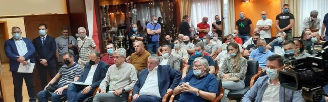 Vošina vanredna sednica Skupštine kratko trajala: Članovi odbili predlog Dnevnog reda