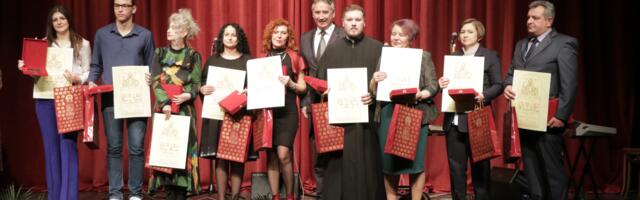 Na Svetosavskoj akademiji uručene nagrade Sveti Sava FOTO/VIDEO