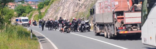 DVOJICA MUŠKARACA PALA SA SVOJIH MOTORA, JEDAN TEŠKO POVREĐEN Nezgoda na putu Užice-Zlatibor (FOTO)