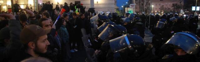 Tužilaštvo: Krivično će biti gonjeni svi koji su napali policiju ispred Rektorata u Beogradu