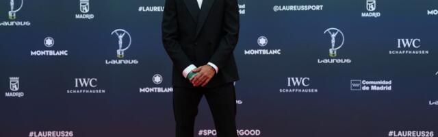 Šok: Alkaraz ne igra na Rolan Garosu? Pojavio se pred Novakom Đokovićem, pa skrivao povređeni zglob i longetu