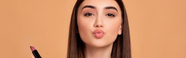 Karmin koji je glavni hit proleća: Čini usne punijim i izgleda luksuzno bez truda (VIDEO)
