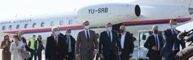 Vučić s vakcinama stigao u Sarajevo