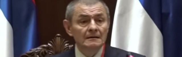 Da li predsednika neko obmanjuje