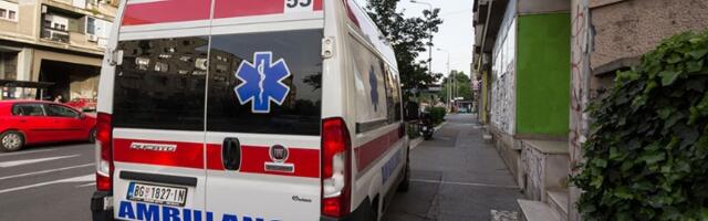 Tuča: Muškarcu flašom isečena glava, hitno primljen u bolnicu