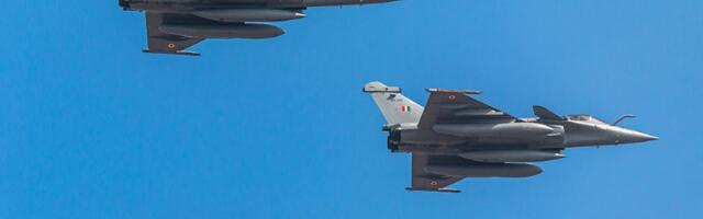 Francuska planira da Ukrajini isporuči do 100 borbenih aviona Rafal