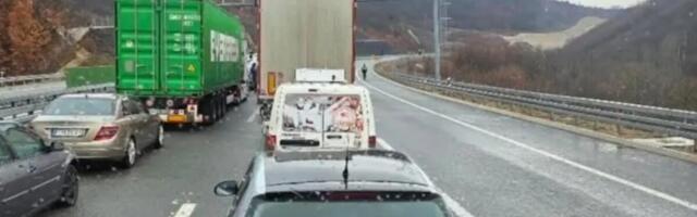 Vozači u Srbiji ovde čekaju satima, dočekao ih zatvoren tunel, dalje neće moći: On nije jedini, i ovaj se zatvara!