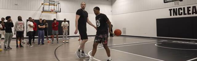 Kosta pokazao zašto je bio NBA igrač: Basketaši igrali protiv centra za 5.000 dolara, pogledajte kako je bilo