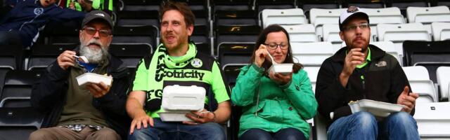 Prvi veganski fudbalski klub na svetu morao da se oglasi zbog sendviča sa slaninom i izbacivanja mesoždera sa stadiona!