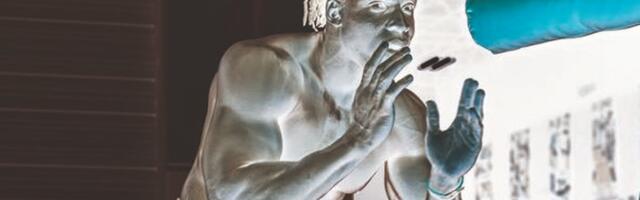 Zver od 140 kilograma čistih mišića! Nikada nije odigrao utakmicu, a sada će igrati u najjačoj ligi na svetu /VIDEO/