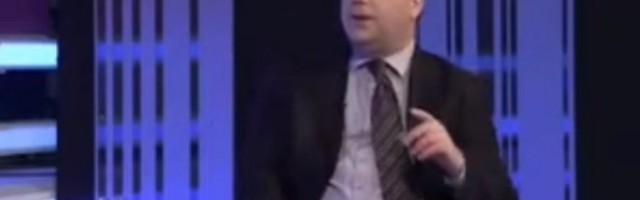 (VIDEO) RTCG, STIDITE LI SE VI IČEG?! Recitovao ustaške pesme, Srbina poručio da su "podivljalo tursko roblje" i "turski izmećari", protiv kojih treba da "zablista handžar sveti"...