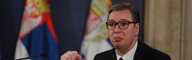"Vučić više ne sedi na dve stolice, elita u Srbiji dosta krade"