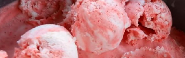 (VIDEO) DOMAĆI KAPRI! Sladoled sa jogurtom i voćem