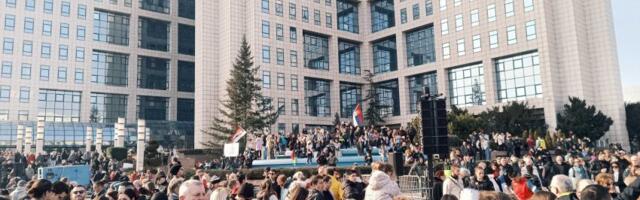 Zborovi Novog Sada pozvali na novi protest: “Izbori se za izbore”