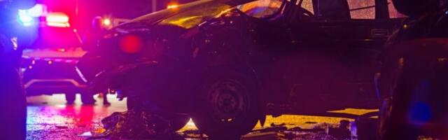 TEŽAK SUDAR POLICIJSKOG VOZILA I AUTOMOBILA! Petoro povređenih, među njima i DETE! (VIDEO)