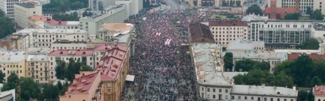 Desetine hiljada građana Belorusije protestuje u Minsku protiv vlasti