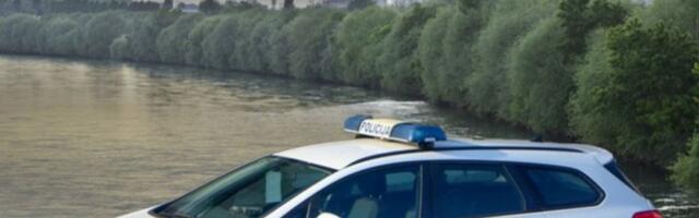 SUD NIJE IMAO DILEMU: Majci devojčice za kojom se traga u reci Savi određen istražni zatvor