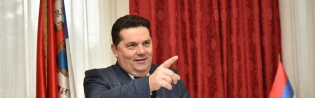 "U OVIM TMURNIM I MUTNIM VREMENIMA SAČUVAO SI SRBIJU USPRAVNOM I NEUTRALNOM" : Stevandić najavio dolazak na skup 12. aprila