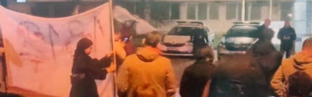 Užas u Novom Pazaru: Blokaderi pod uticajem vehabija - zastrašujuće poruke, u prvim redovima ćerka zloglasnog teroriste (FOTO)