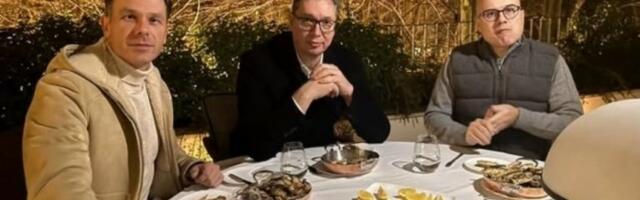 "SINIŠA JE REŠIO DA NAS OBRADUJE IGRICAMA"! Vučić objavio fotografiju sa Malim i Vučevićem: "Ja sam kriv što moraju na minusu da sede" (FOTO)