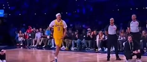 Šokirani navijači na Ol-staru: “Otkažite takmičenje u zakucavanju. Šta je ovo?!” (VIDEO)