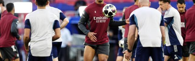Trening Arsenala pred finale Lige šampiona /GALERIJA/