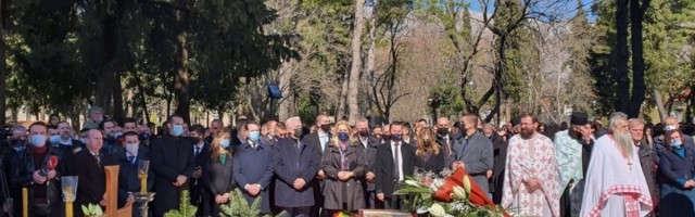 BRUKA I SRAMOTA! Niko iz vlasti Srbije nije došao na sahranu vladike Atanasija