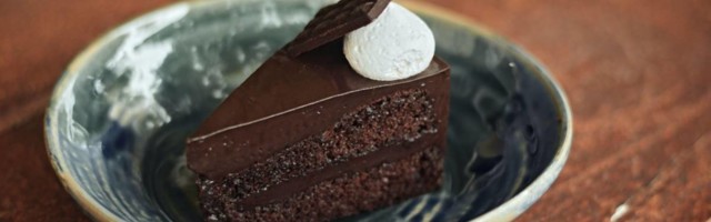 Teško da postoji torta sa više čokolade - toliko kremasta da ćete se raspametiti