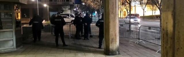 Policija opkolila zgradu RIK-a (VIDEO)