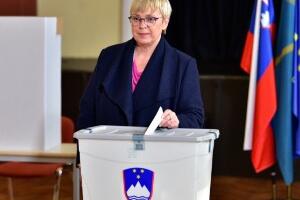Словенија добила прву председницу, Наташа Пирц Мусар победила Анжеа Логара