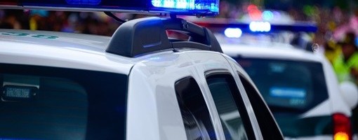 Desetine Francuza napale stanicu policije kod Pariza raketama za vatromet