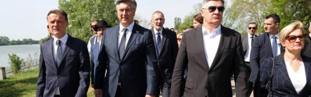 Nesvakidašnji momenti - Plenković i Milanović zajedno u Jasenovcu: Jasno osuđujemo ustaške zločine (FOTO)