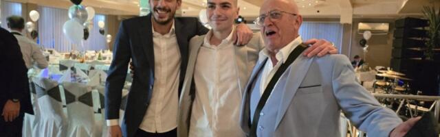 Dolazi 300 zvanica: Unuk Ere Ojdanića slavi 18. rođendan, pevač priredio spektakl (VIDEO)