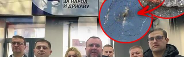 BLOKADERI NAPALI PROSTORIJE POKRETA ZA NAROD I DRŽAVU U NIŠU! U novogodišnjoj noći bacali kamenice i cigle! (VIDEO)