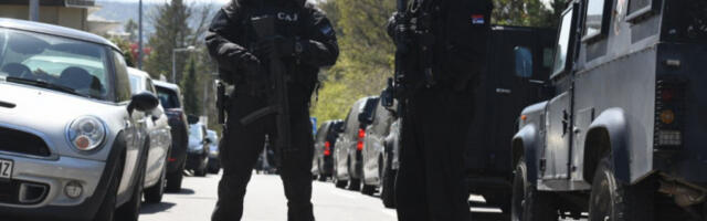 IDENTIFIKOVANI STRANCI KOJI SU POKUŠALI LIKVIDACIJU NA SENJAKU! Sumnja se da je meta plaćenog ubice bio član Kekine grupe - evo šta je pronađeno kod osumnjičenih!