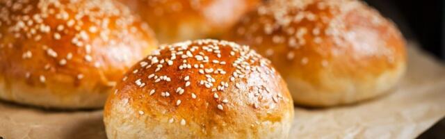 Najmekše zemičke za burgere: Domaći recept zbog kog ćete zaboraviti na pekaru