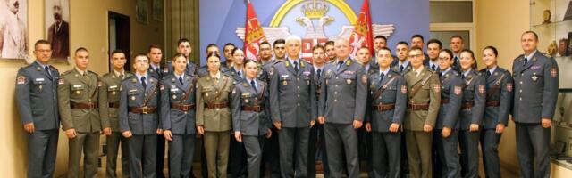 Stigli novi čuvari Srbije! Najmlađi oficiri stupili na dužnost, evo šta ih prvo čeka u vojsici (FOTO)