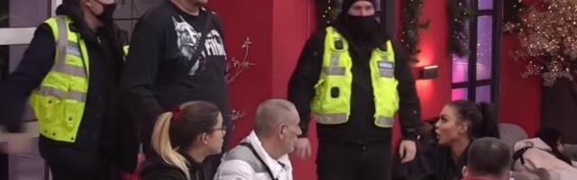 OBEZBEĐENJE ULETELO U BELU KUĆU! Maja ponovo nastnula na Cara, gađala ga flašom u glavu, pa počela da lomi sve! (VIDEO)