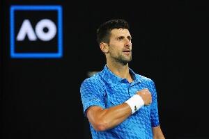 Директор Аустралијан опена: Видео сам својим очима, Новак је играо са поцепаном задњом ложом