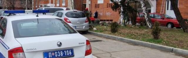 ŠTA VI IMATE PROTIV MENE, POVIKAO JE I IZVADIO NOŽ! Detalji napada na policajca ispred zgrade STRADANJA ČETVORO DECE