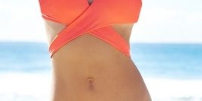 Kupaći kostimi boje korala za savršen završetak leta