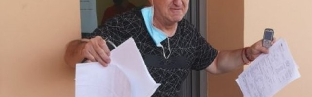 ULAZI U ZADRUGU 4, A NE ZNATE KO JE? Od njega strepe POZNATI - Zna mnoge TAJNE SA ESTRADE! Nameračio se da POBEDI, mnogi ga OBOŽAVAJU!